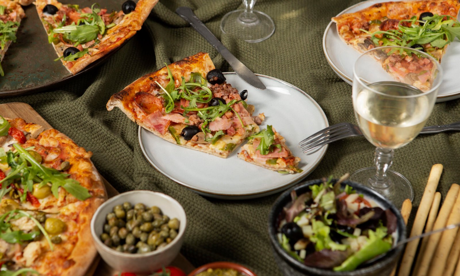 Garden Party Pizza Van hire London.